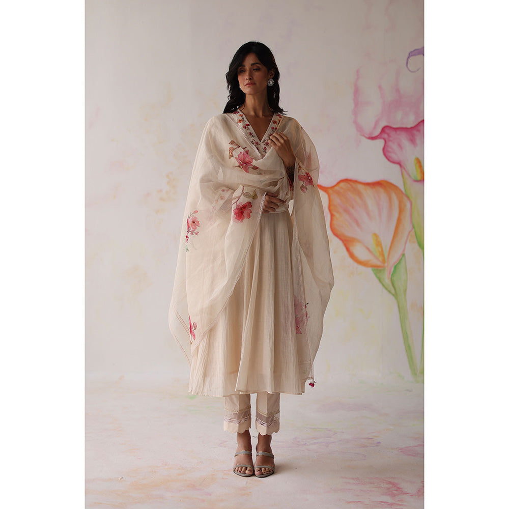 Begum Pret Ivory Nargis Kurta with Pant with slip and Dupatta (Set of 4)