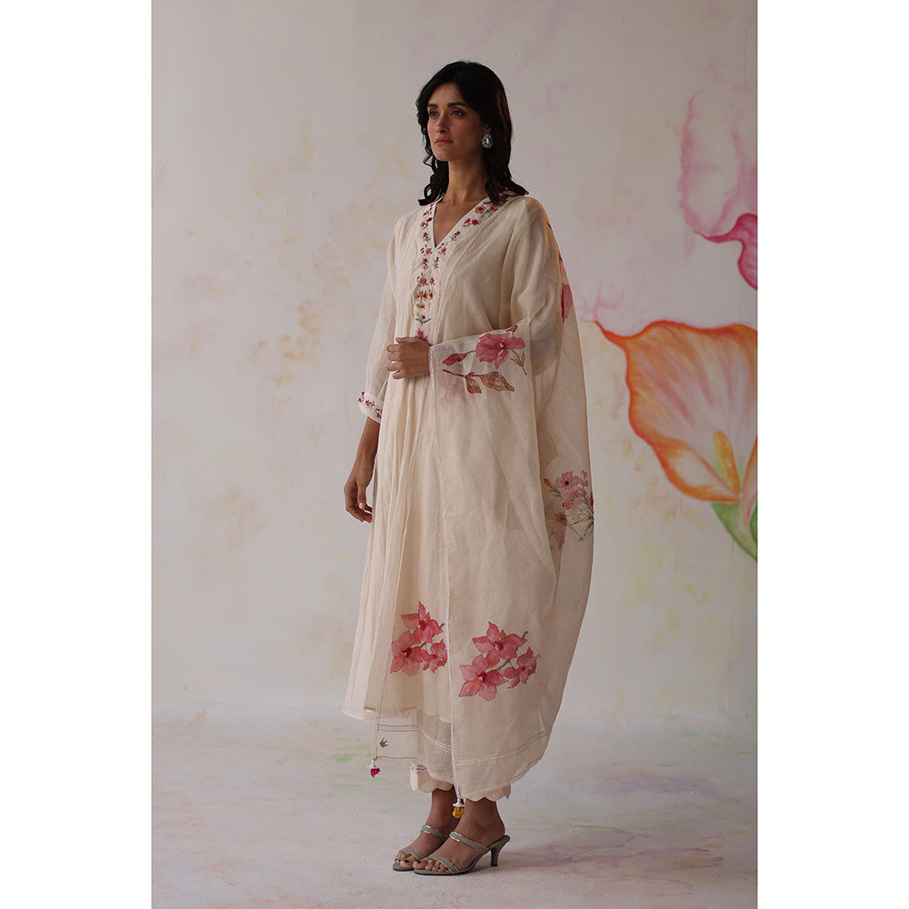 Begum Pret Ivory Nargis Kurta with Pant with slip and Dupatta (Set of 4)