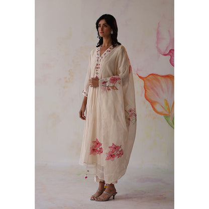Begum Pret Ivory Nargis Kurta with Pant with slip and Dupatta (Set of 4)