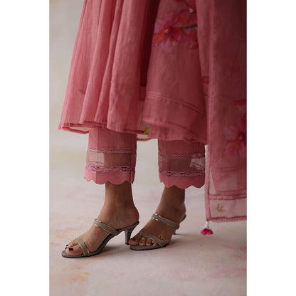 Begum Pret Pink Nargis Kurta with Pant with slip and Dupatta (Set of 4)