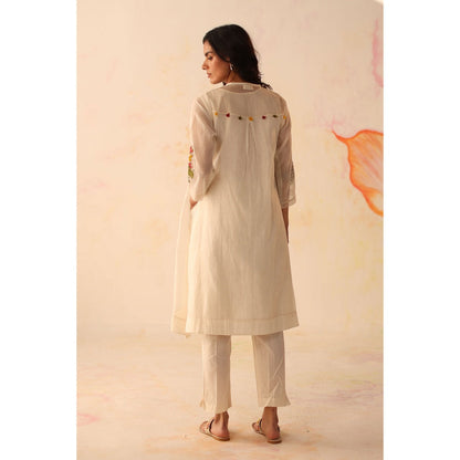 Begum Pret White Aqsa Kurta with Pant and slip (Set of 3)
