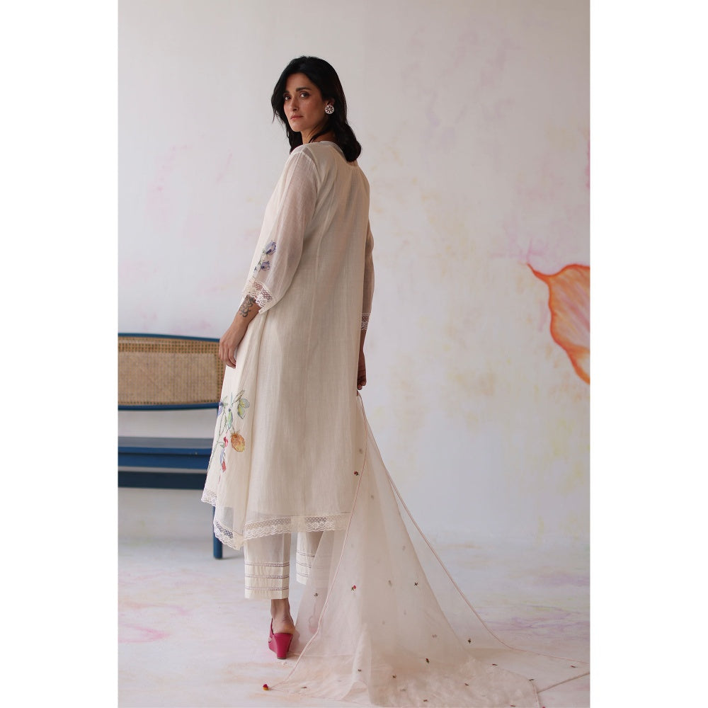 Begum Pret White Amaltas Kurta with Pant with slip and Dupatta (Set of 4)