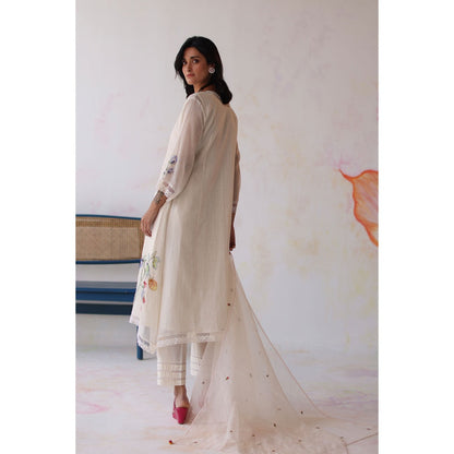 Begum Pret White Amaltas Kurta with Pant with slip and Dupatta (Set of 4)