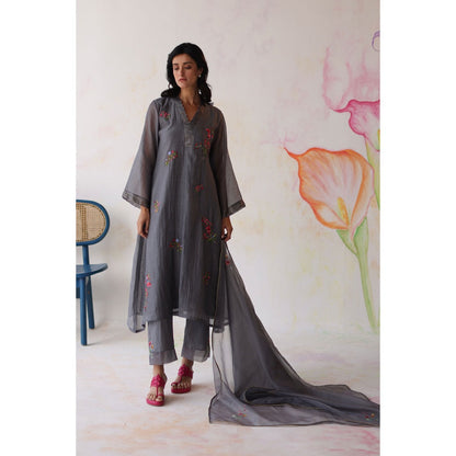 Begum Pret Grey Nishat Kurta with Pant with slip and Dupatta (Set of 4)
