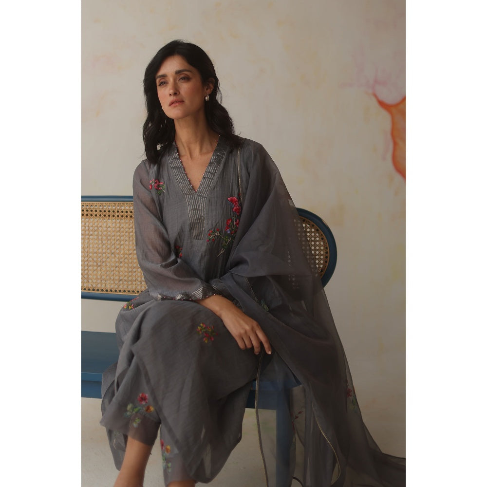 Begum Pret Grey Nishat Kurta with Pant with slip and Dupatta (Set of 4)