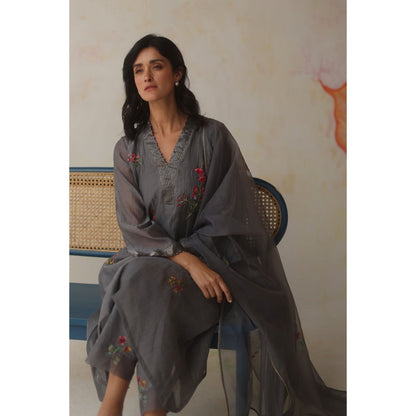 Begum Pret Grey Nishat Kurta with Pant with slip and Dupatta (Set of 4)