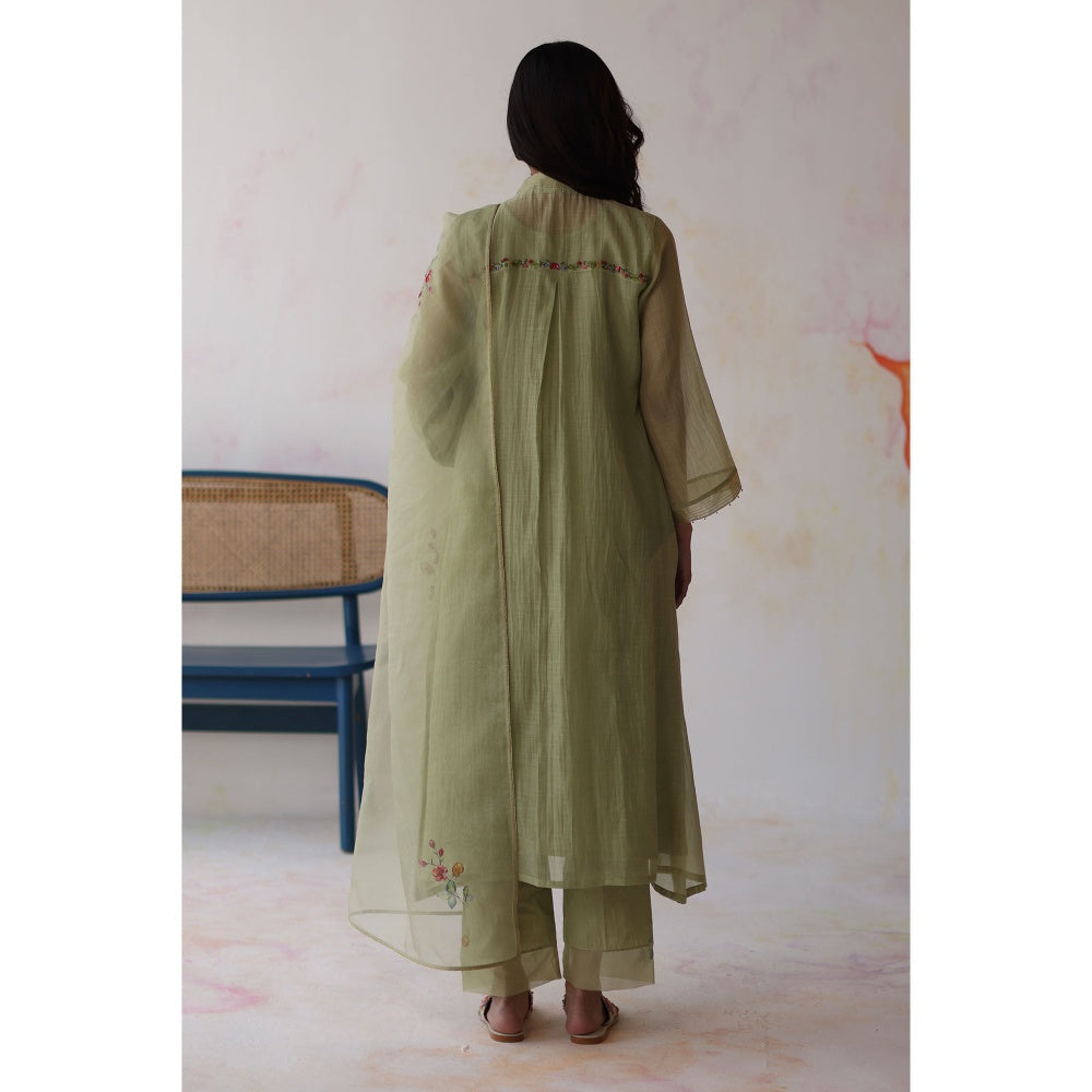 Begum Pret Green Nishat Kurta with Pant with slip and Dupatta (Set of 4)