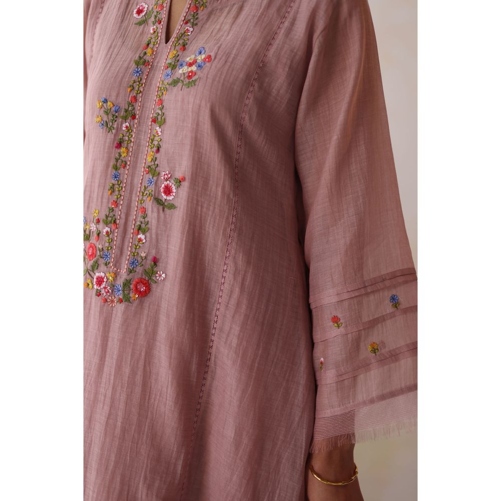 Begum Pret Pink Mogra Kurta with Pant with slip and Dupatta (Set of 4)