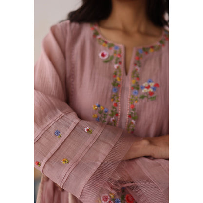 Begum Pret Pink Mogra Kurta with Pant with slip and Dupatta (Set of 4)