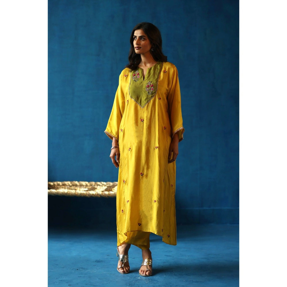 Begum Pret Yellow & Green Imly Phiran Kurta with Pants (Set of 2)
