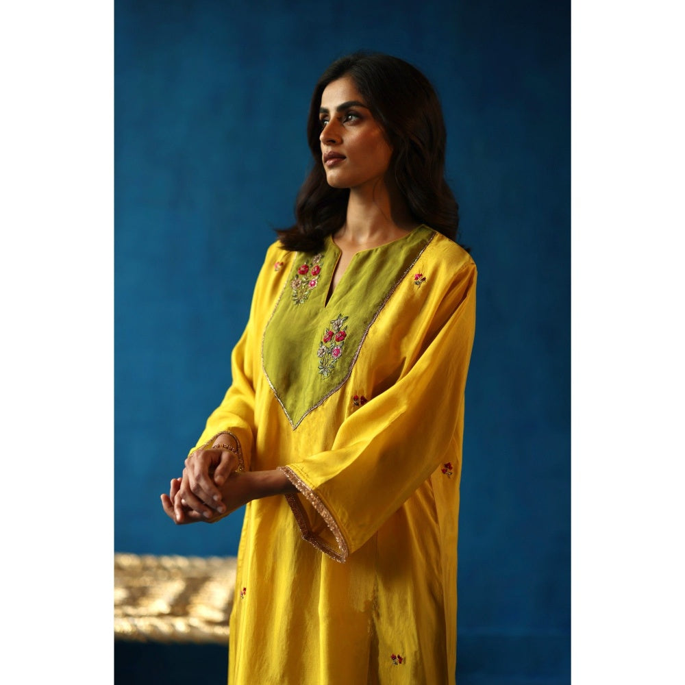 Begum Pret Yellow & Green Imly Phiran Kurta with Pants (Set of 2)