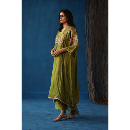 Begum Pret Green Shikanji Phiran Kurta with Pant (Set of 2)