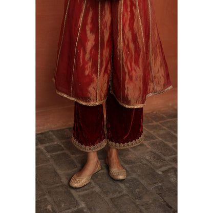 Begum Pret Rust Raya Kurta with Pant and Dupatta (Set of 3)