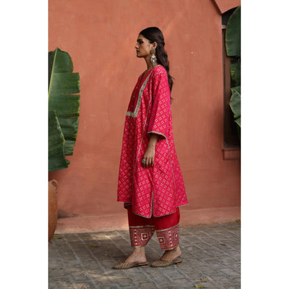 Begum Pret Pink Faris Phiran Kurta with Pant (Set of 2)