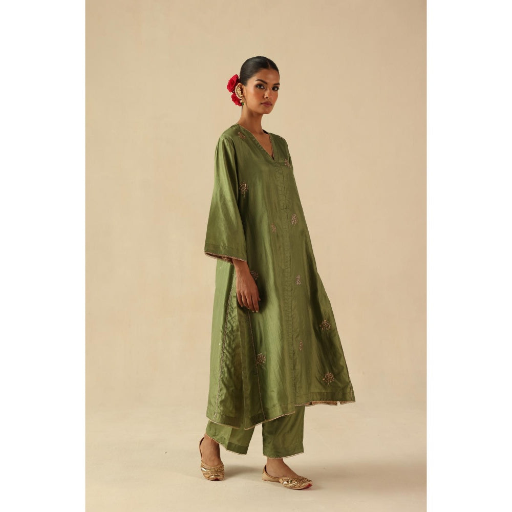 Begum Pret Green Kohinoor Kurta with Pant and Dupatta