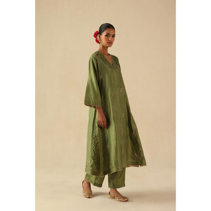 Begum Pret Green Kohinoor Kurta with Pant and Dupatta