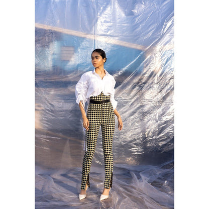 BENNCH White String Top