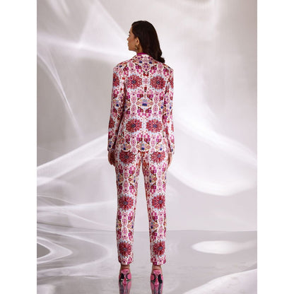 BETRUE Kashan White Hand Embroidered Classic Blazer in Handloom Organic Cotton Silk