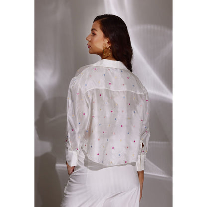 BETRUE White Poppins Silk Embroidered Knotted Shirt