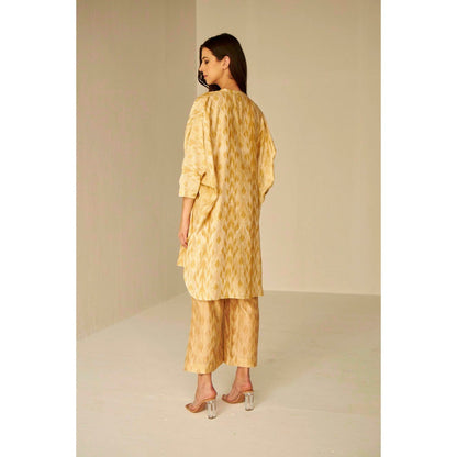 BETRUE Bat Sleeves Embroidered Shibori Shirt and Pant Set (Set of 2)