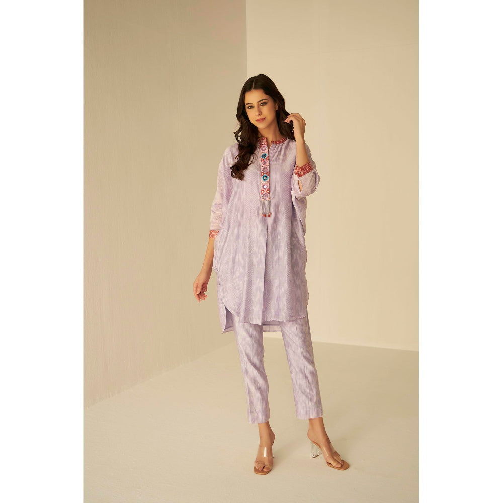 BETRUE Bat Sleeves Embroidered Shibori Shirt and Pant Set (Set of 2)