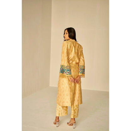 BETRUE Beige Gold- The Rehmat Trench