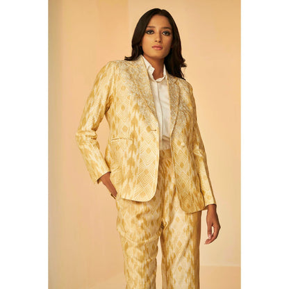 BETRUE Classic Blazer and Pants Set In Golden Shibori (Set of 2)