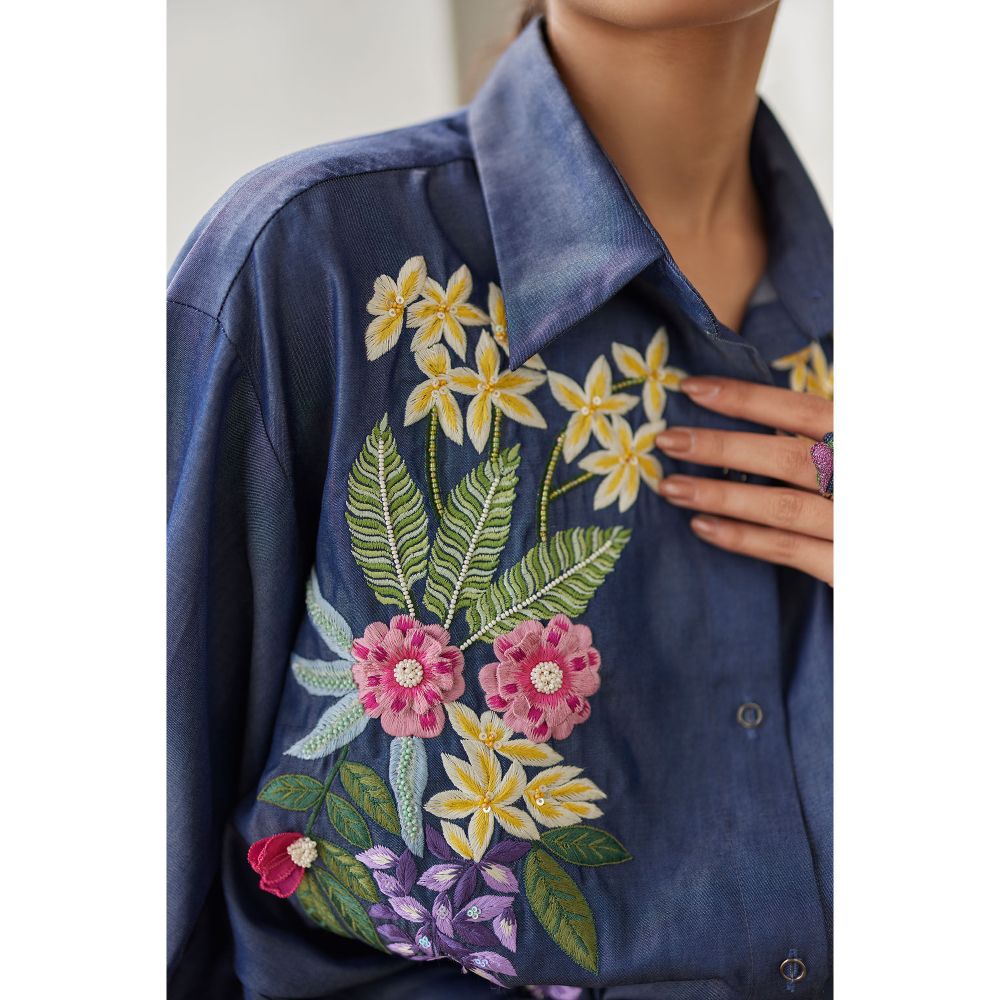 BETRUE Denim Bouquet Embroidered Shirt