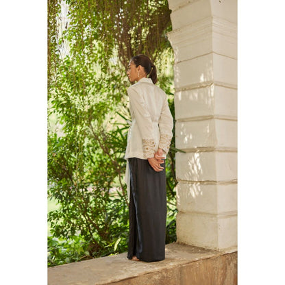 BETRUE White Camellia Silk Wrap Jacket