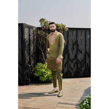 Jigar and Nikita Green Hitch Heritage Kurta with Pant (Set of 2)