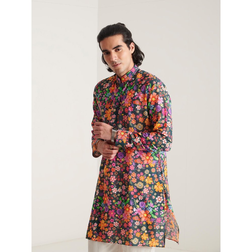 Blushing Couture by Shafali Green Floral Printed Kurta with Pyjama (Set of 2)
