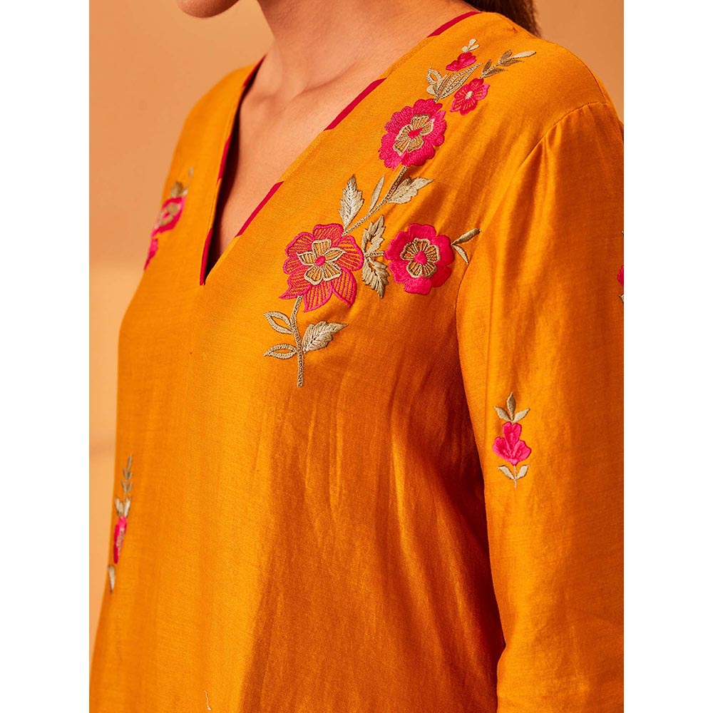 Bo Tree Yellow Sunera Kurta with Pant and Dupatta (Set of 3)