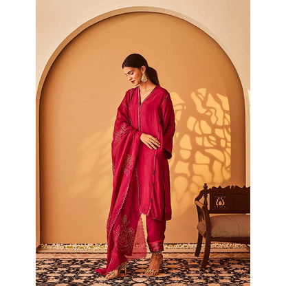 Bo Tree Magenta Saher-E-Dil Kurta with Pant and Dupatta (Set of 3)