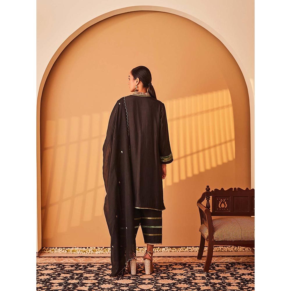 Bo Tree Black Naaz-E-Jahan Kurta with Pant and Dupatta (Set of 3)
