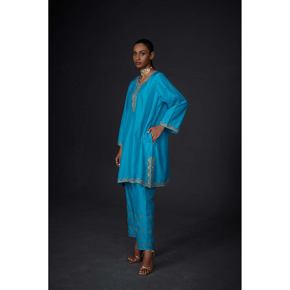 BRIH Turquoise Embroidered Kurta with Pant (Set of 2)
