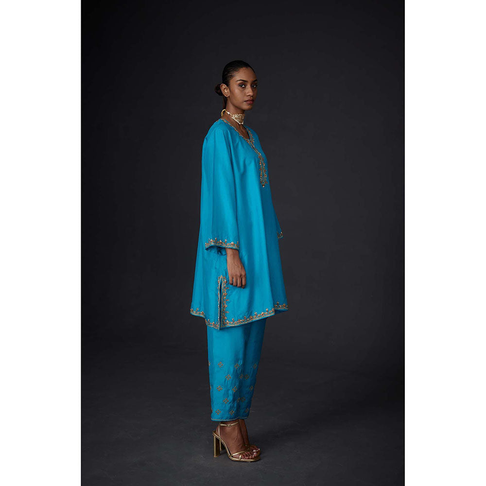 BRIH Turquoise Embroidered Kurta with Pant (Set of 2)