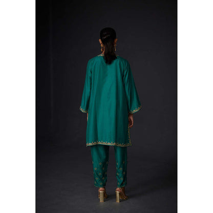 BRIH Evergreen Embroidered Kurta with Pant (Set of 2)