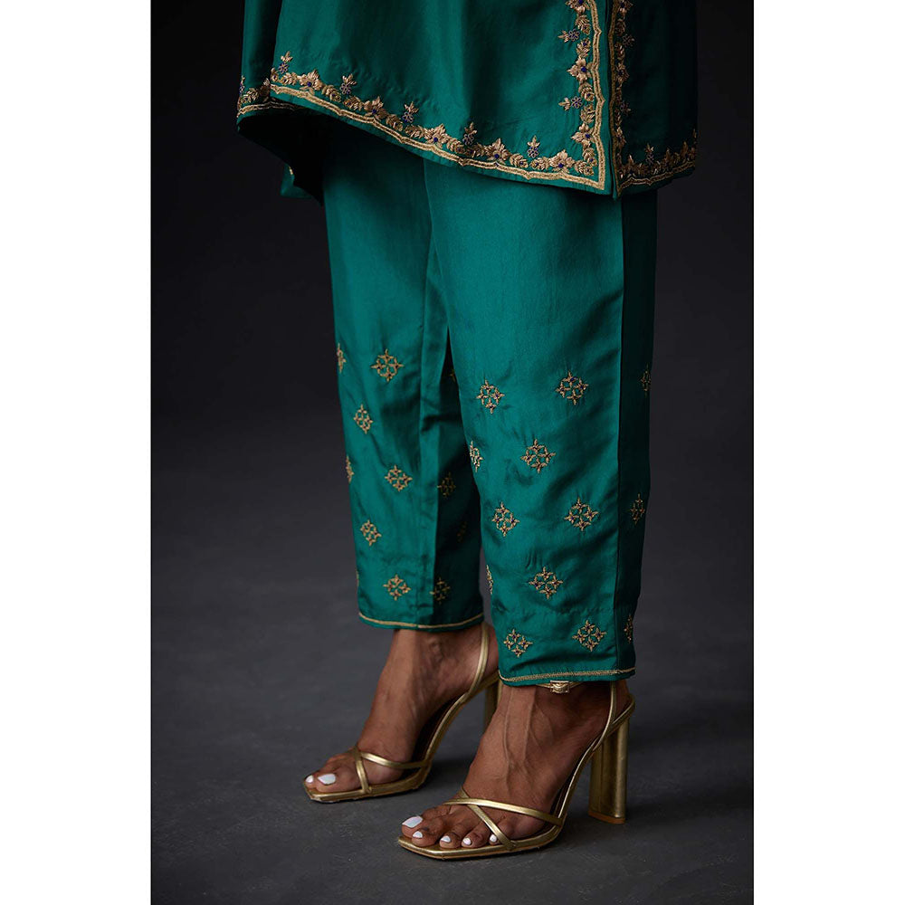 BRIH Evergreen Embroidered Kurta with Pant (Set of 2)
