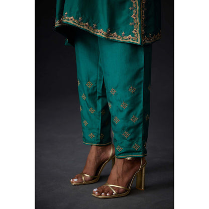 BRIH Evergreen Embroidered Kurta with Pant (Set of 2)