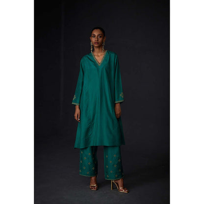 BRIH Evergreen Embroidered Kurta with Pant (Set of 2)
