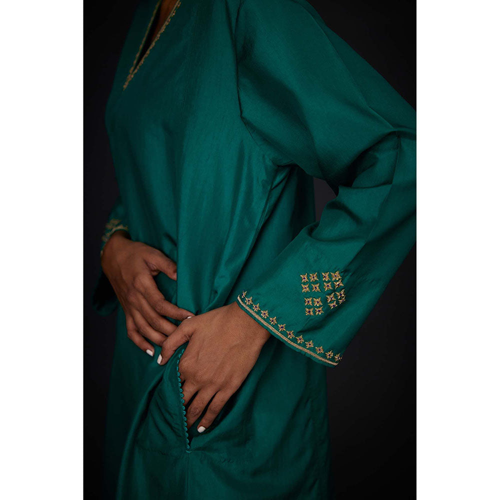 BRIH Evergreen Embroidered Kurta with Pant (Set of 2)