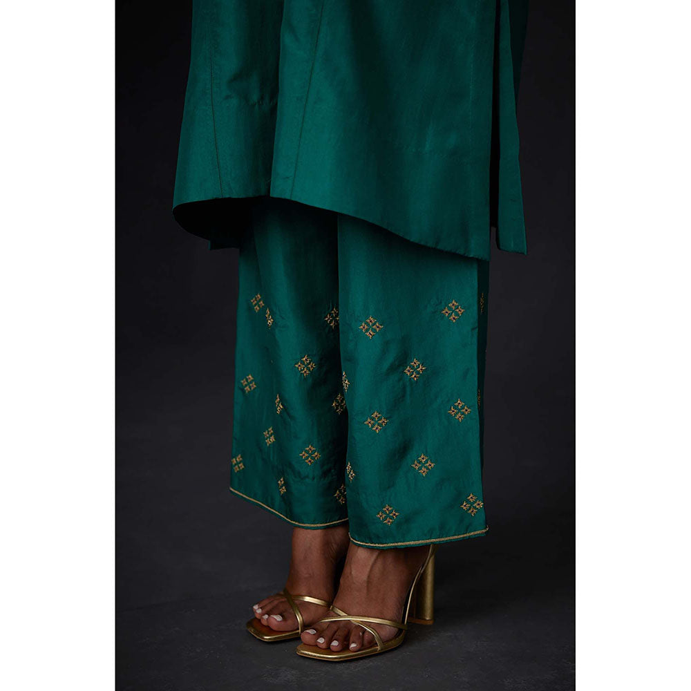 BRIH Evergreen Embroidered Kurta with Pant (Set of 2)