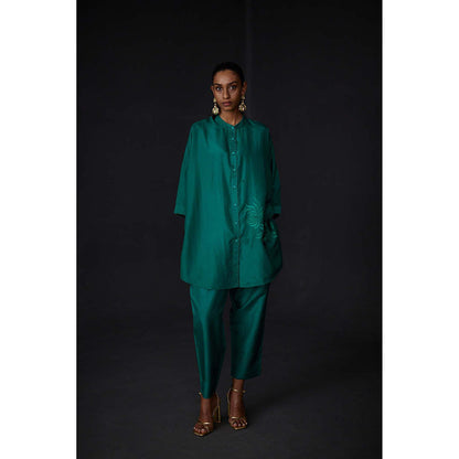 BRIH Evergreen Embroidered Kurta with Pant (Set of 2)