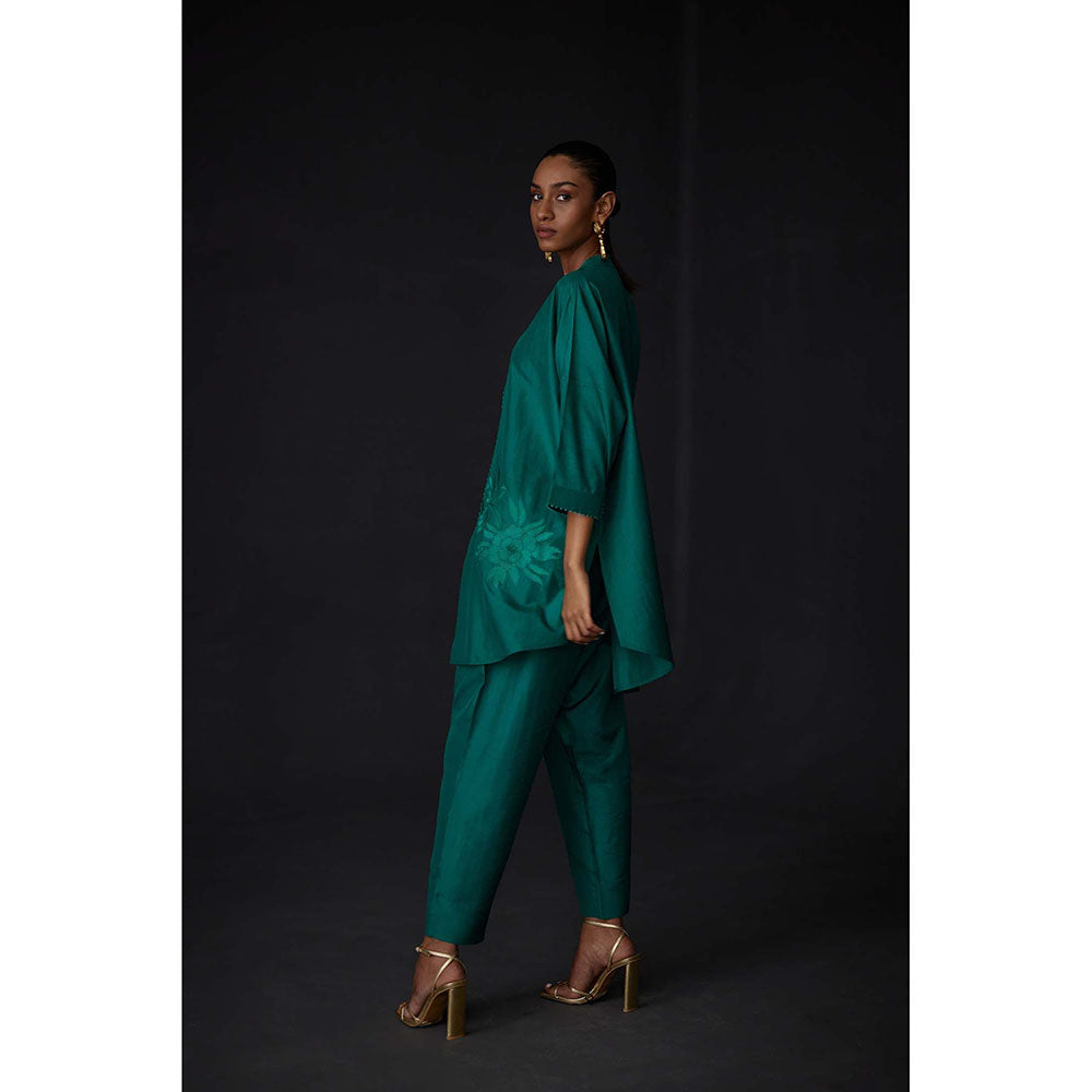 BRIH Evergreen Embroidered Kurta with Pant (Set of 2)