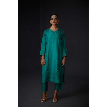 BRIH Evergreen Embroidered Kurta with Pant (Set of 2)