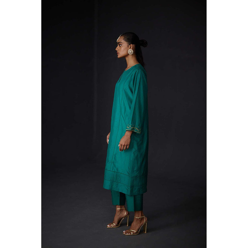 BRIH Evergreen Embroidered Kurta with Pant (Set of 2)