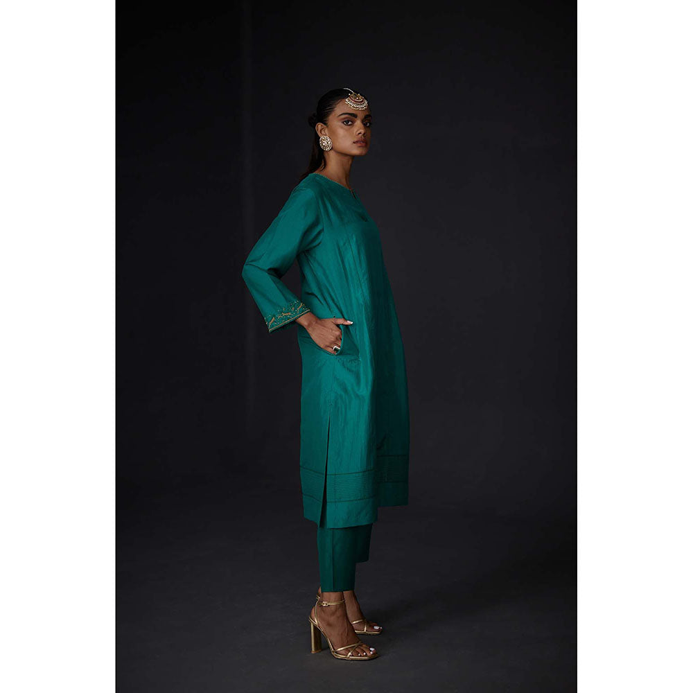BRIH Evergreen Embroidered Kurta with Pant (Set of 2)