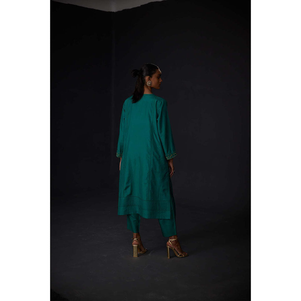 BRIH Evergreen Embroidered Kurta with Pant (Set of 2)