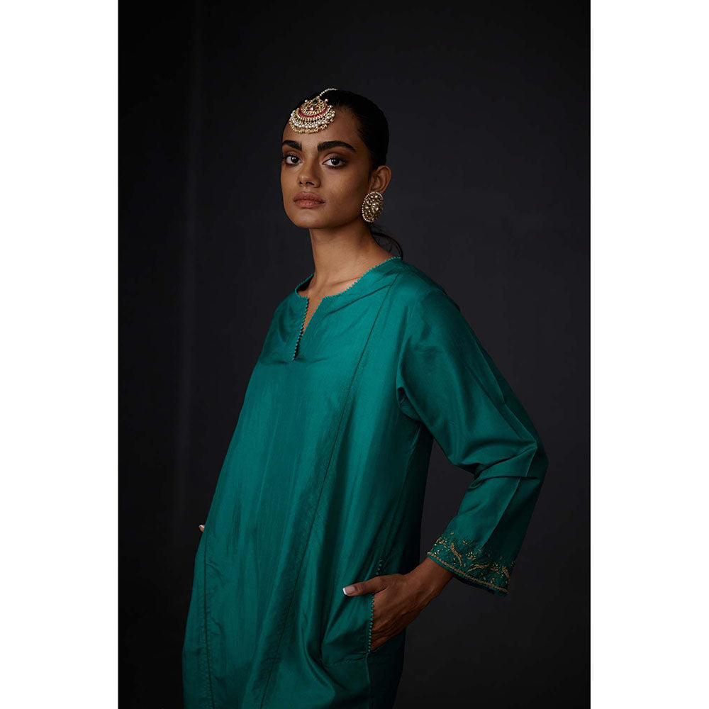 BRIH Evergreen Embroidered Kurta with Pant (Set of 2)