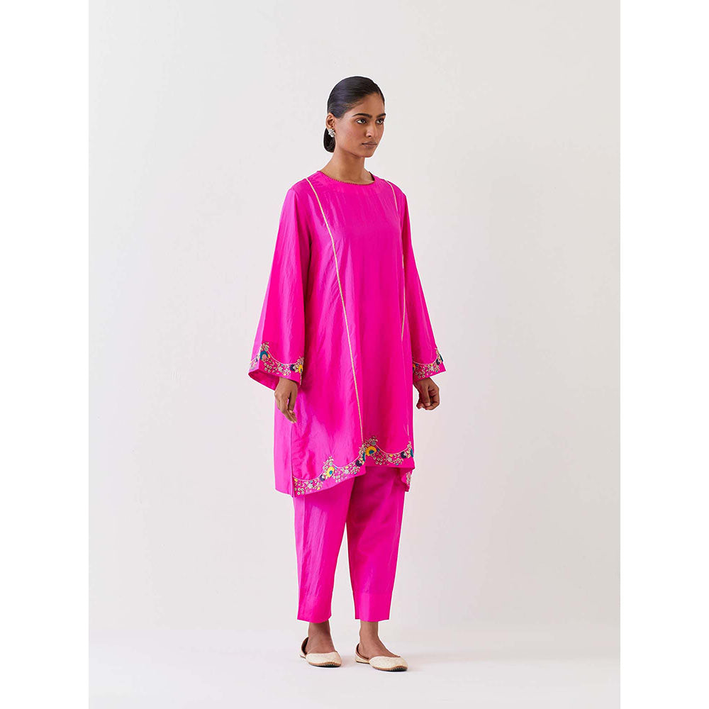 BRIH Pink Embroidered Kurta with Pant (Set of 2)